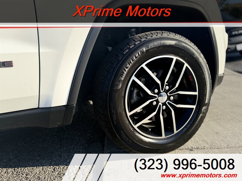 Used 2018 Jeep Grand Cherokee Trailhawk w/ Trailhawk Luxury Group AWD/4WD image 9