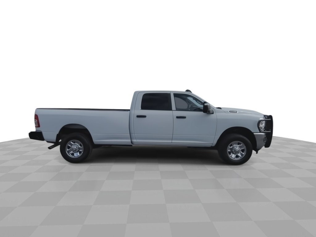 Used 2024 RAM 2500 Tradesman w/ Chrome Appearance Group AWD/4WD image 9