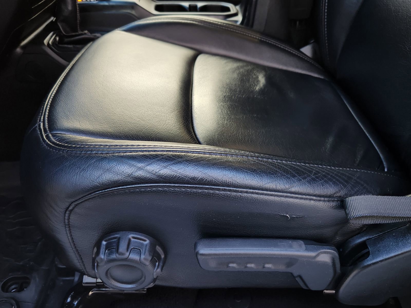 Used 2020 Jeep Gladiator Overland w/ Dual Top Group image 30