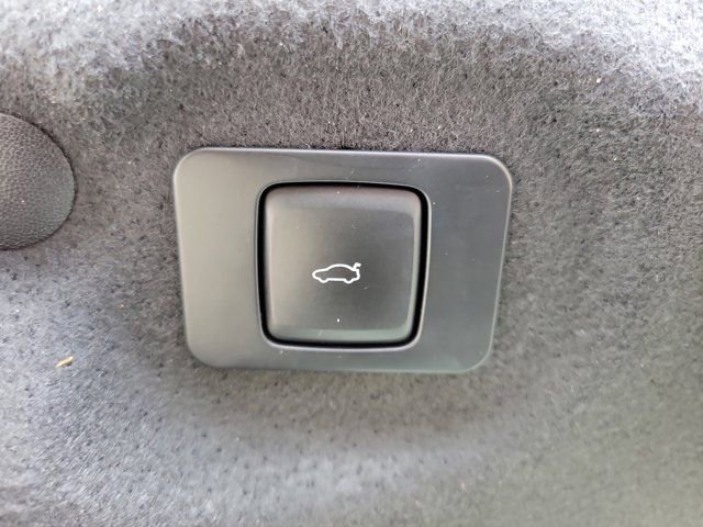 Used 2017 Lincoln MKZ Reserve image 6
