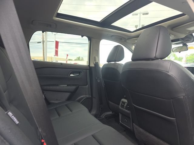 Certified 2023 Nissan Rogue SV w/ SV Premium B Package AWD/4WD image 15