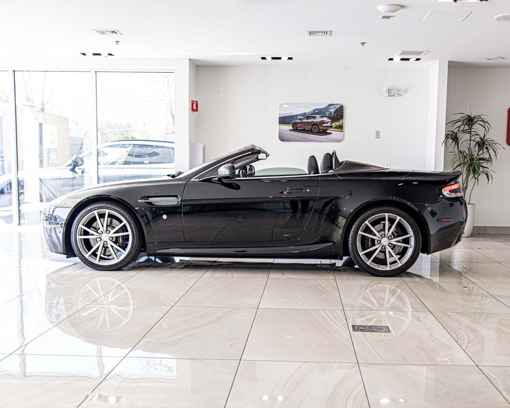Used 2010 Aston Martin V8 Vantage Roadster RWD image 6