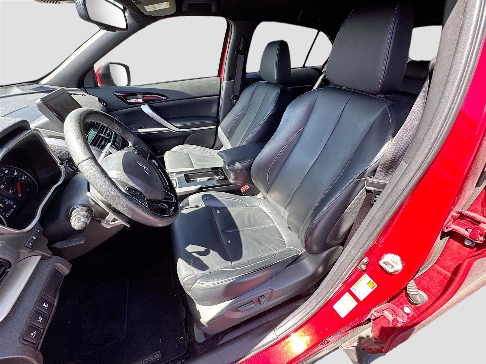 Used 2022 Mitsubishi Eclipse Cross SEL FWD image 10