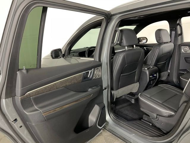 Used 2025 Buick Enclave Avenir w/ Super Cruise Package image 32