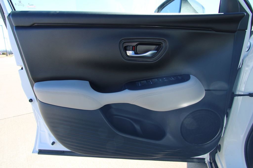 Used 2024 Honda HR-V LX image 30