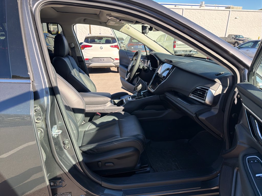 Used 2025 Subaru Outback Touring XT AWD/4WD image 39