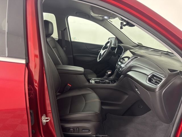 Used 2023 Chevrolet Equinox Premier image 16