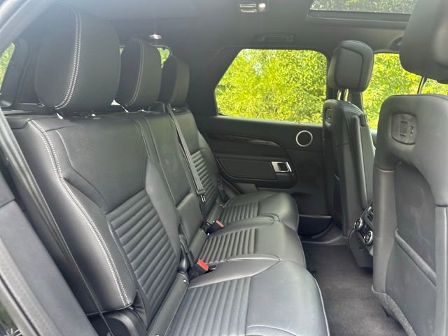 Used 2025 Land Rover Discovery S image 22
