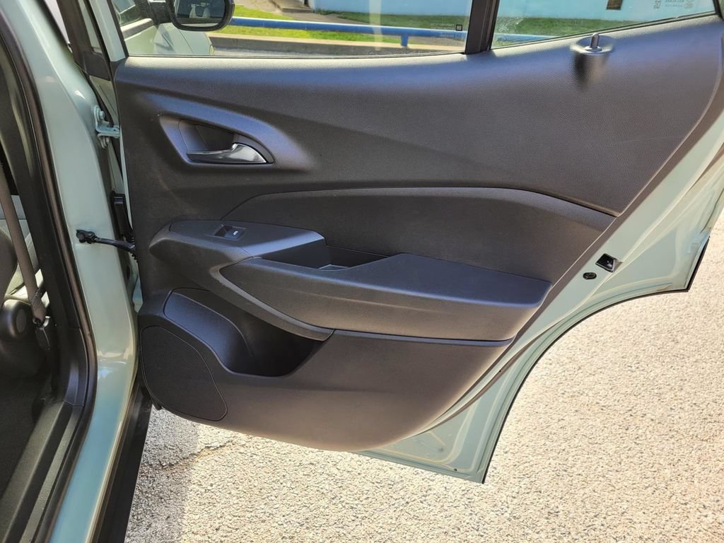 Used 2024 Chevrolet Trax RS FWD image 10