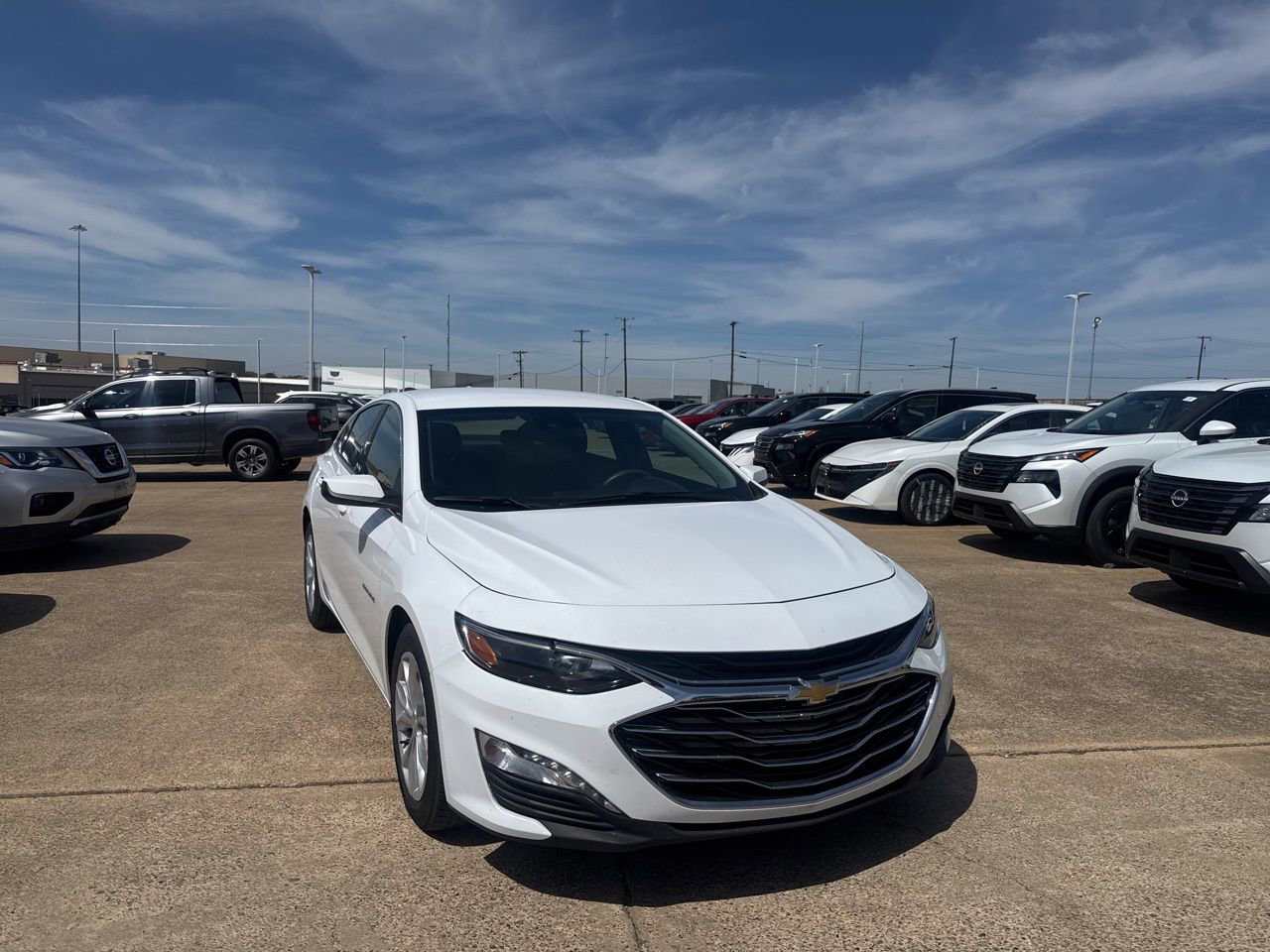 Used 2025 Chevrolet Malibu LT image 2
