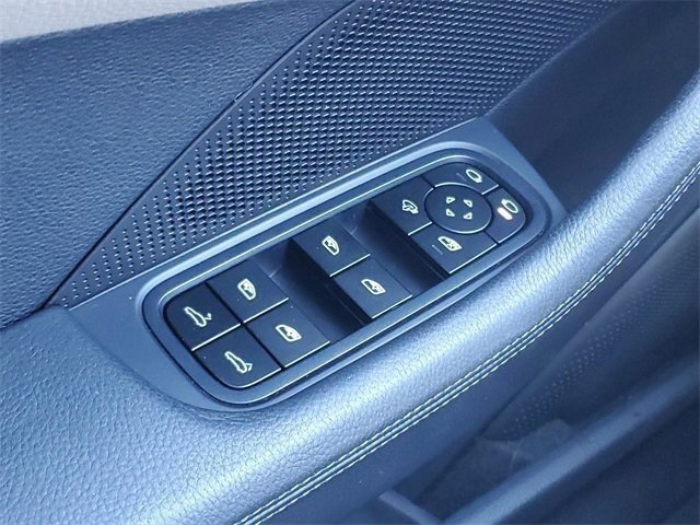 Used 2025 Porsche Panamera image 19