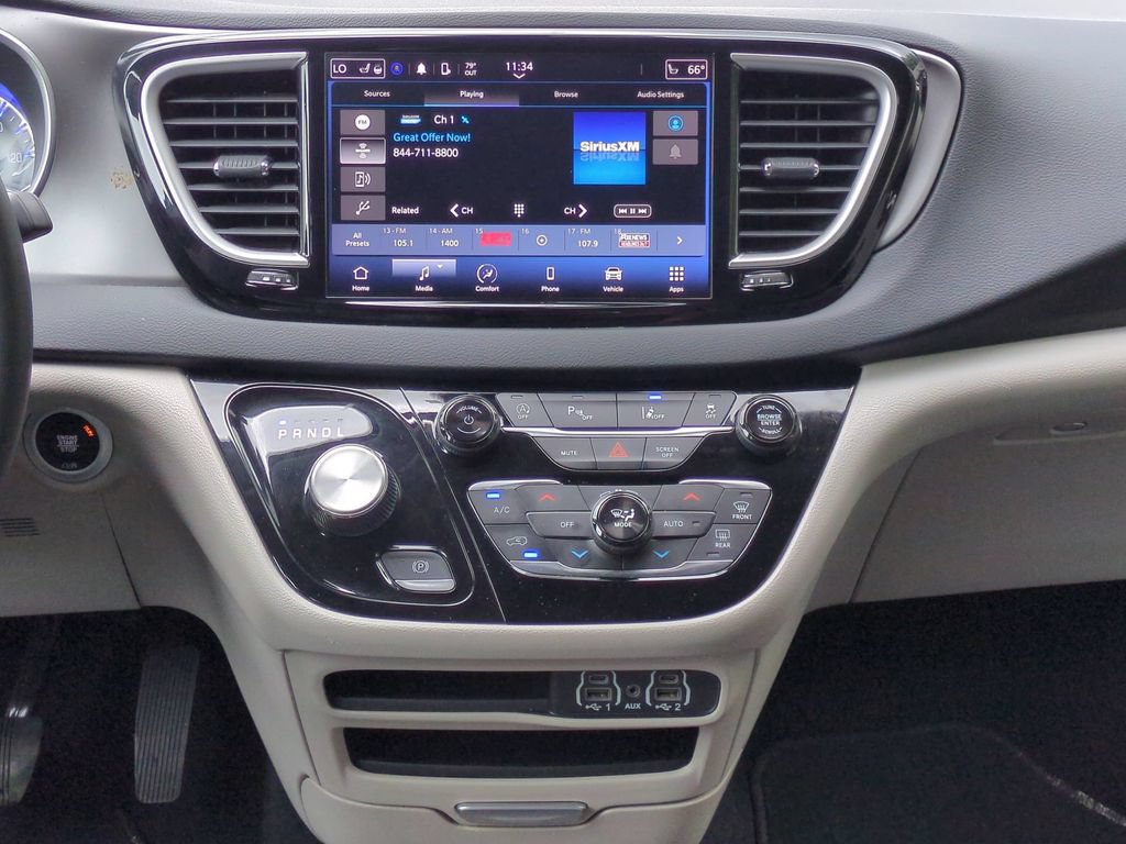 Used 2024 Chrysler Pacifica Touring-L FWD image 21