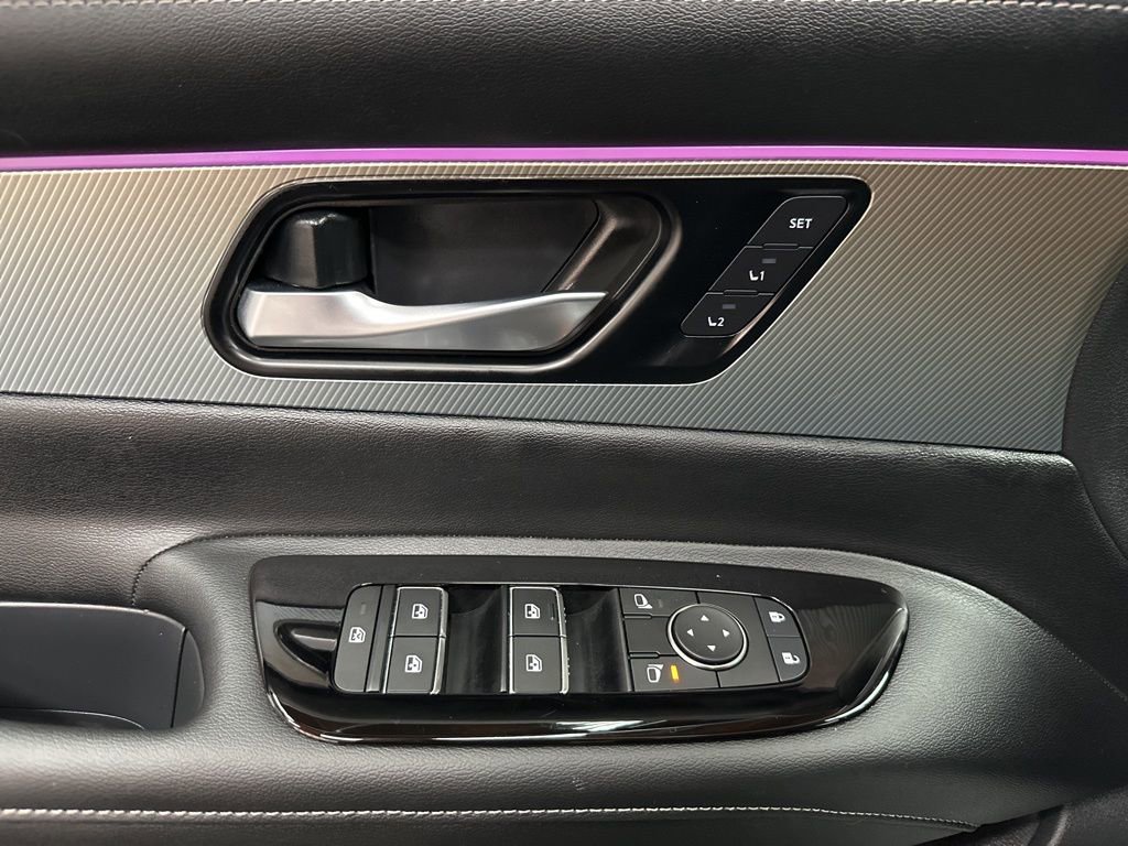 Used 2025 Nissan Murano SL image 18