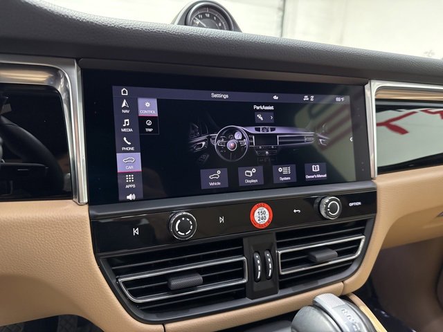 Used 2025 Porsche Macan Turbo image 25