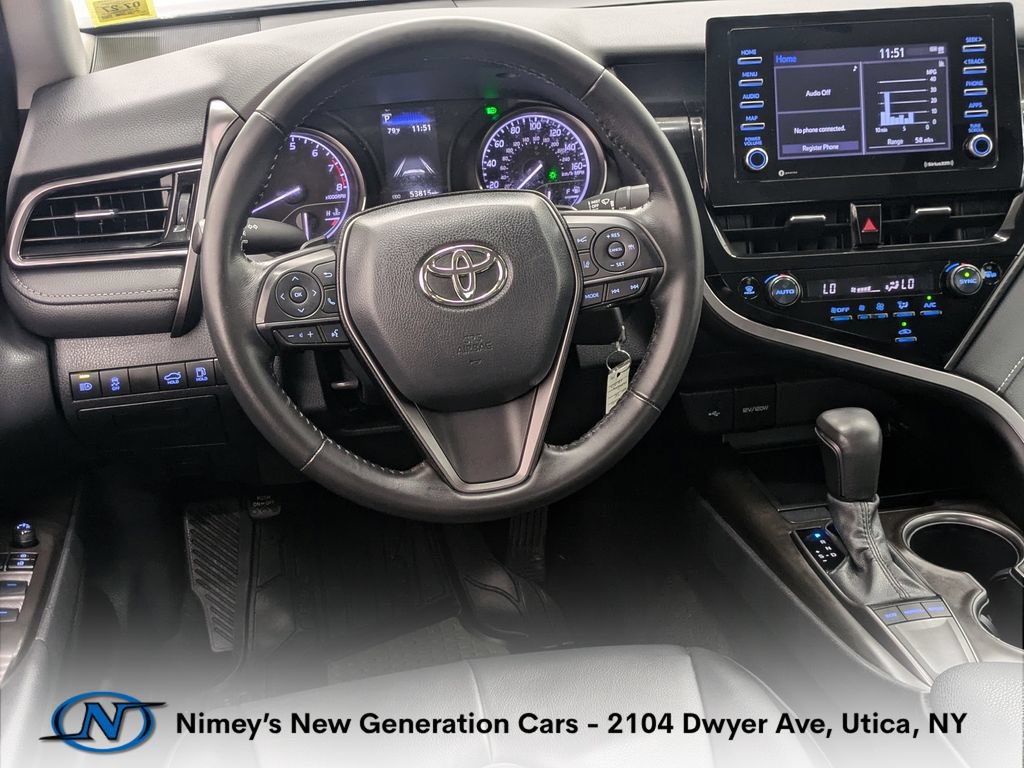 Used 2024 Toyota Camry SE FWD image 4