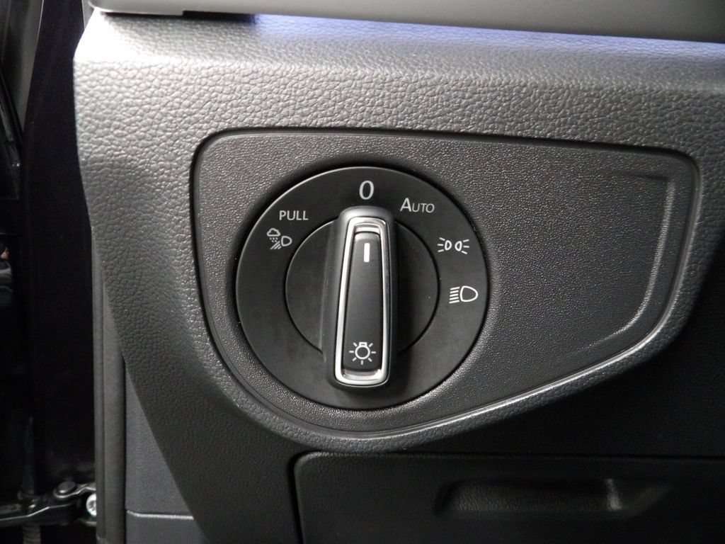 Used 2023 Volkswagen Atlas SEL R-Line AWD/4WD image 45