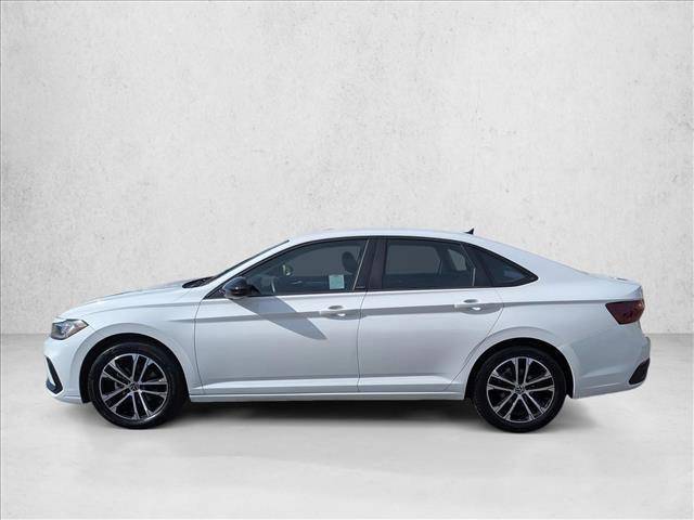 Used 2025 Volkswagen Jetta Sport image 9