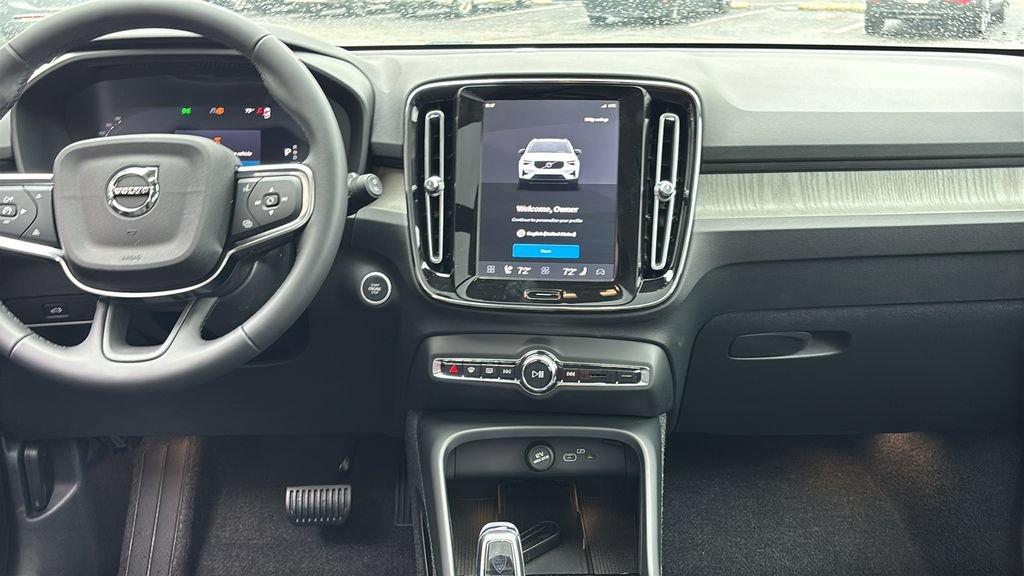 New 2026 Volvo XC40 B5 Plus w/ Protection Package Premier AWD/4WD image 6