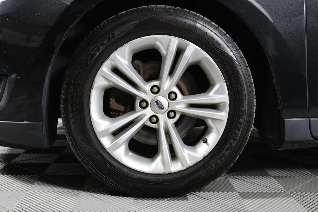 Used 2015 Ford Taurus SEL image 9
