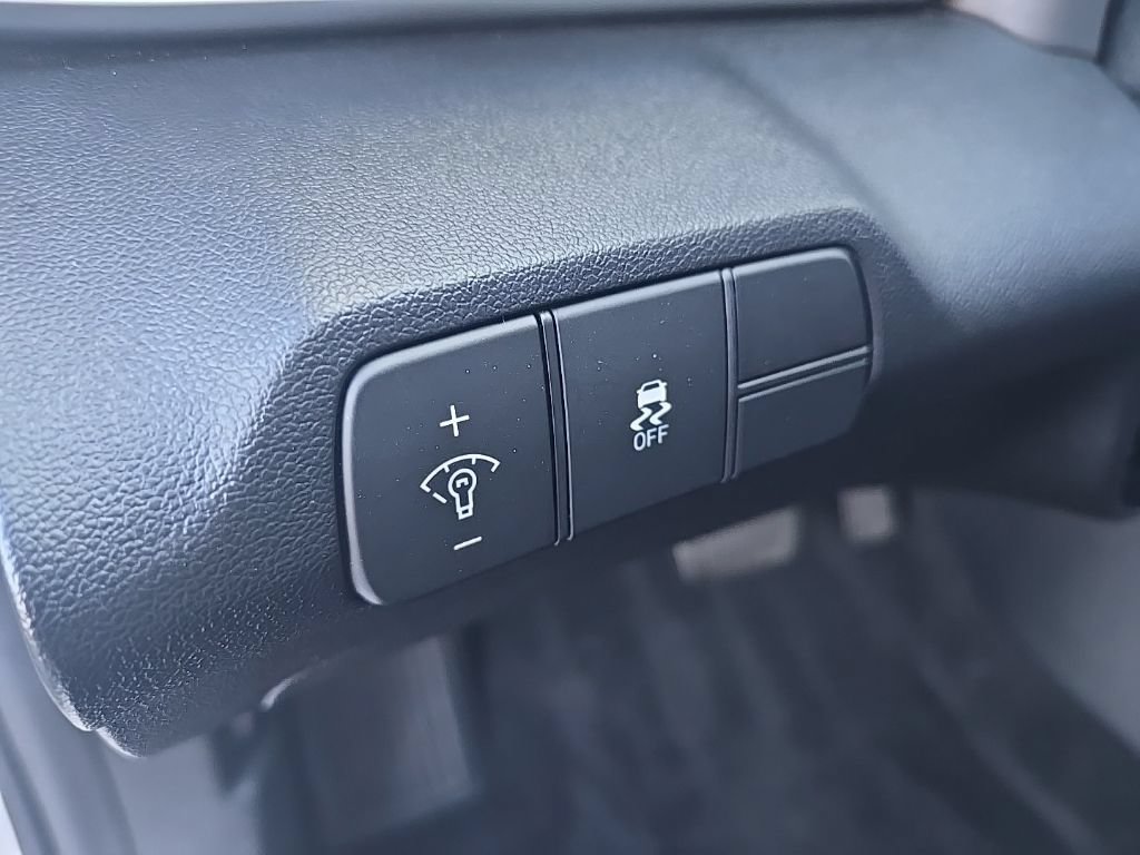 Used 2025 Hyundai Elantra Limited FWD image 14