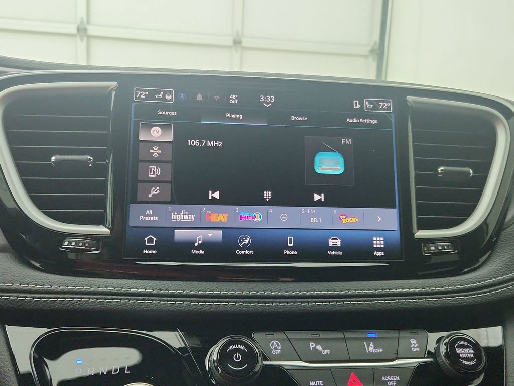 New 2026 Chrysler Pacifica Select FWD image 16