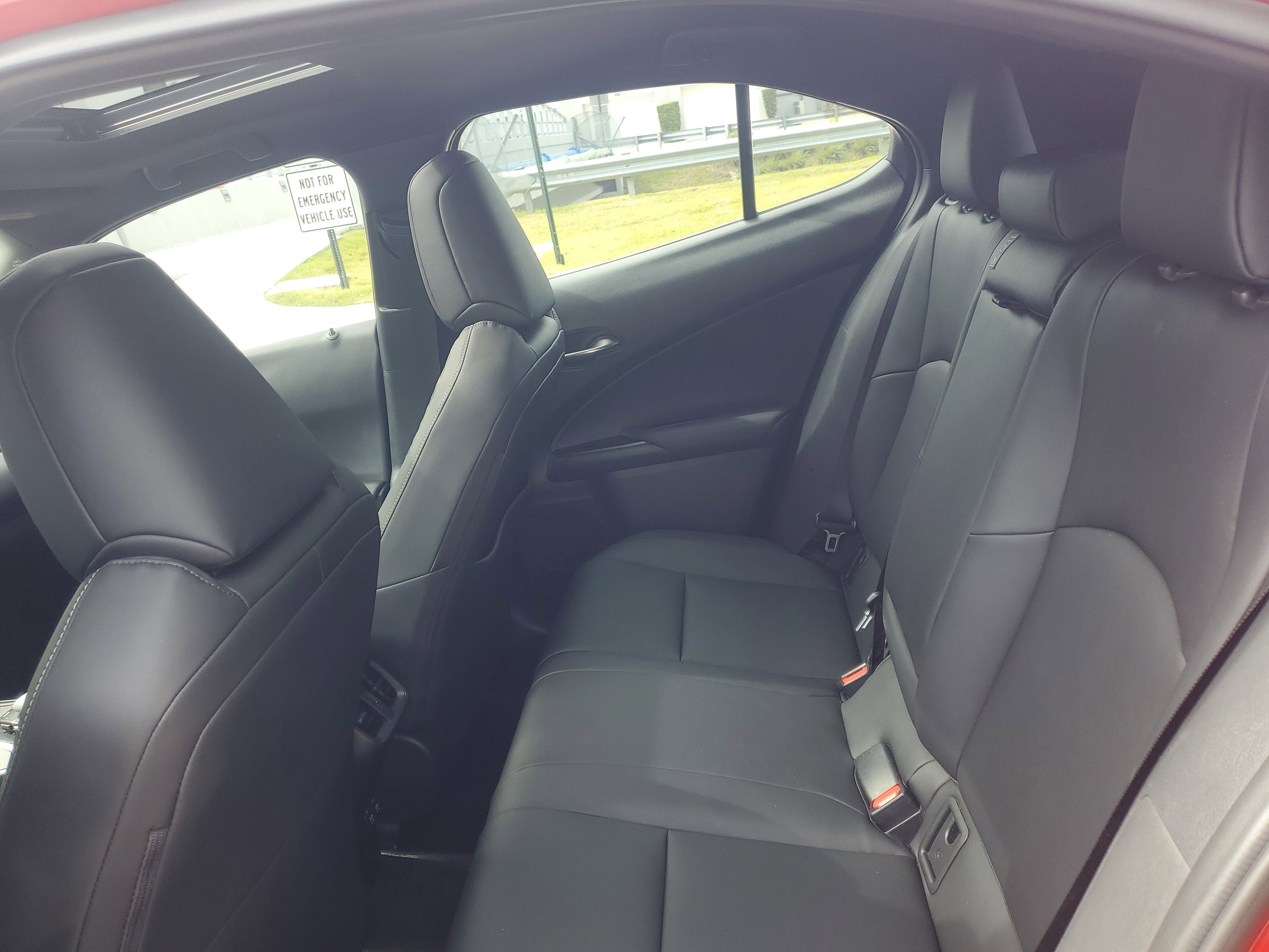 Used 2019 Lexus UX 250h image 11