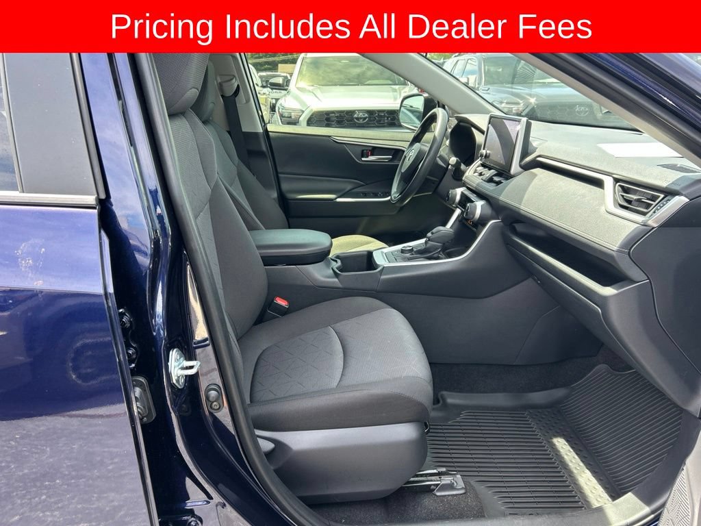 Used 2025 Toyota RAV4 XLE AWD/4WD image 20