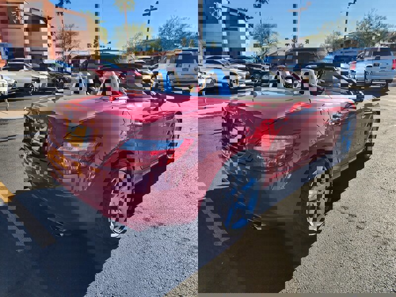 Used 2015 Mercedes-Benz SLK 250 w/ Premium Package image 22