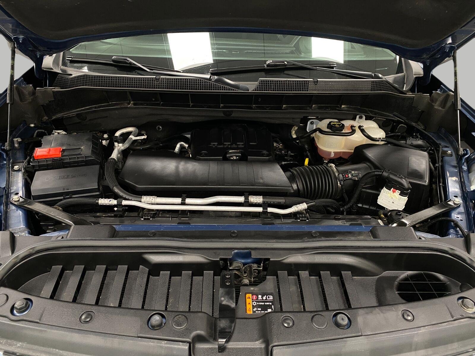 Used 2024 Chevrolet Silverado 1500 LT AWD/4WD image 11