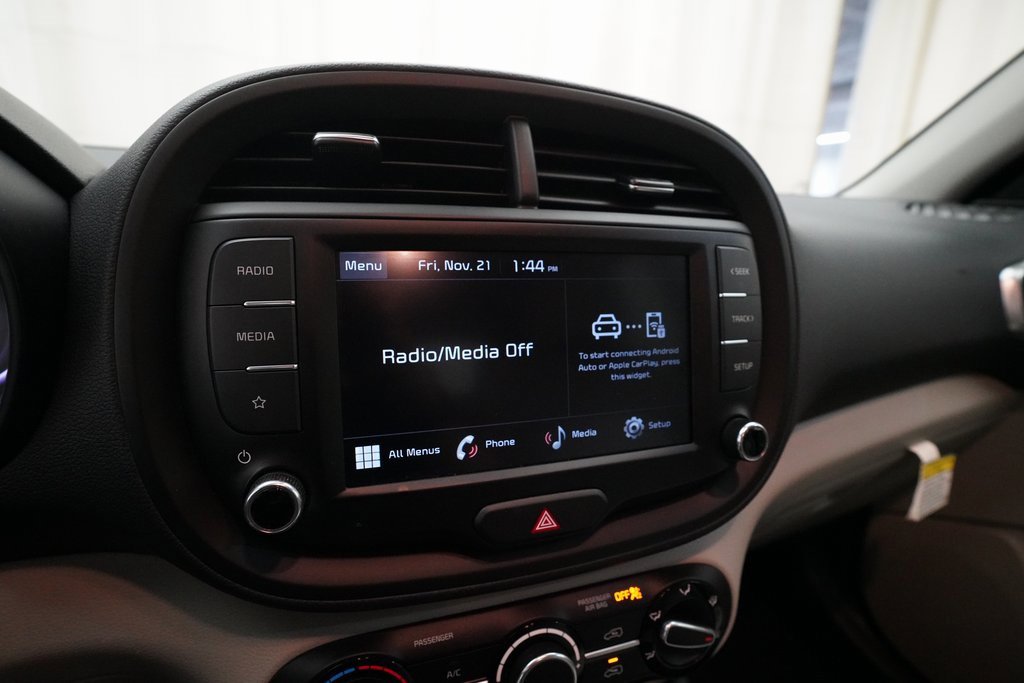 Used 2023 Kia Soul LX w/ LX Technology Package image 6