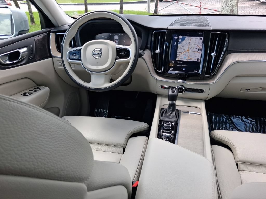 Used 2020 Volvo XC60 T5 Inscription w/ Protection Package Premier FWD image 10