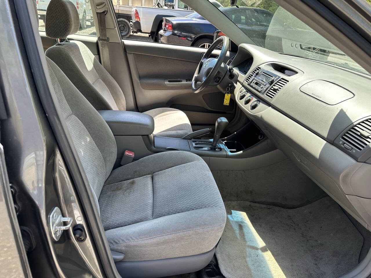 Used 2004 Toyota Camry LE FWD image 16