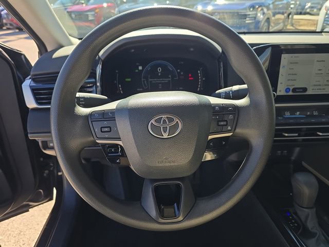 Used 2025 Toyota Camry LE image 28
