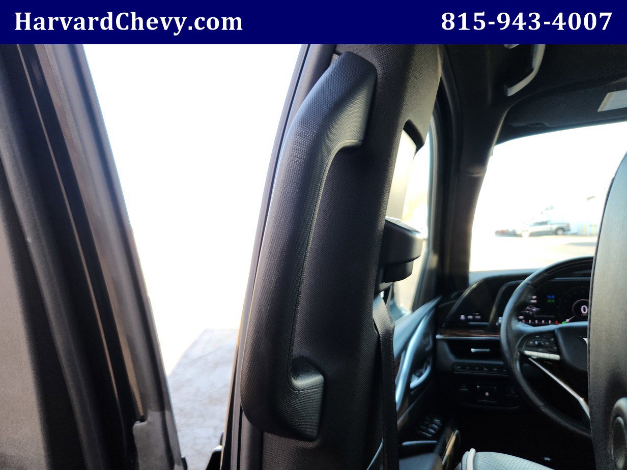 Used 2024 Cadillac Escalade ESV Premium Luxury w/ Performance Package image 32