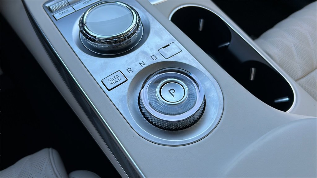 Used 2025 Genesis GV70 3.5T Sport w/ Sport Advanced Package image 16