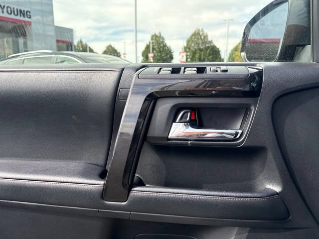 Used 2021 Toyota 4Runner TRD Off-Road Premium w/ Moonroof Package AWD/4WD image 19