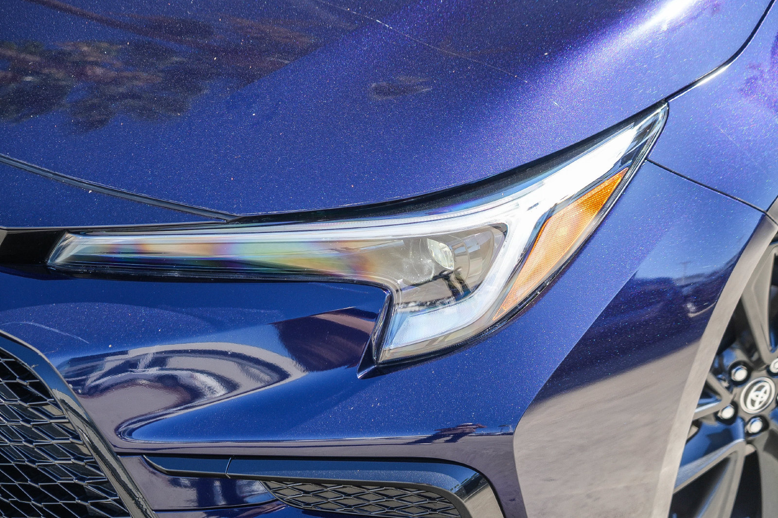 Certified 2024 Toyota Corolla SE w/ SE Premium Package FWD image 2