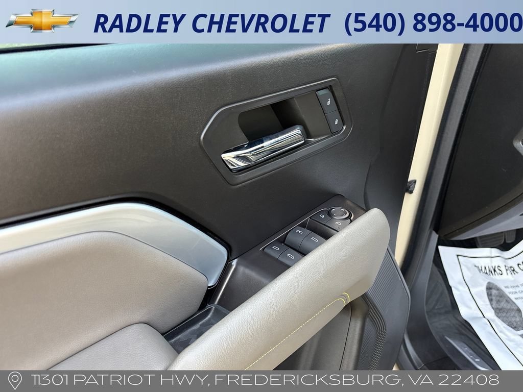 Used 2024 Chevrolet Colorado ZR2 w/ Technology Package AWD/4WD image 5