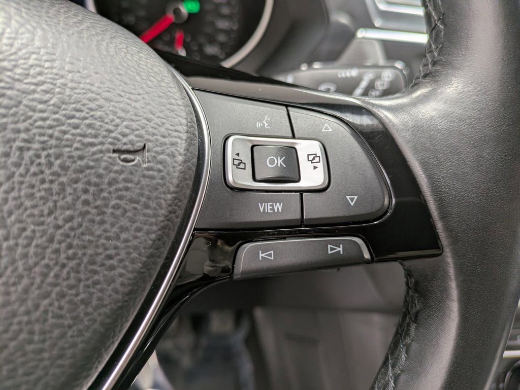 Used 2019 Volkswagen Tiguan SE image 19