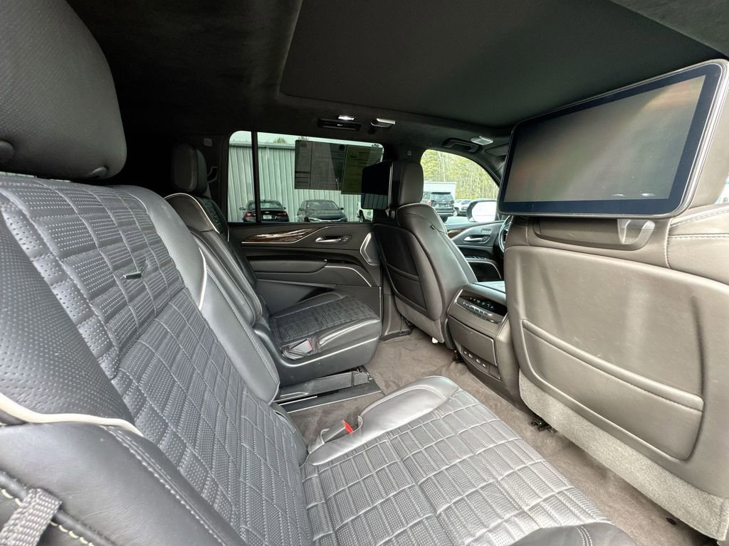 Used 2023 Cadillac Escalade ESV Premium Luxury Platinum image 29