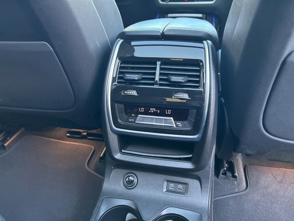 Used 2024 BMW X7 xDrive40i w/ M Sport Package image 31