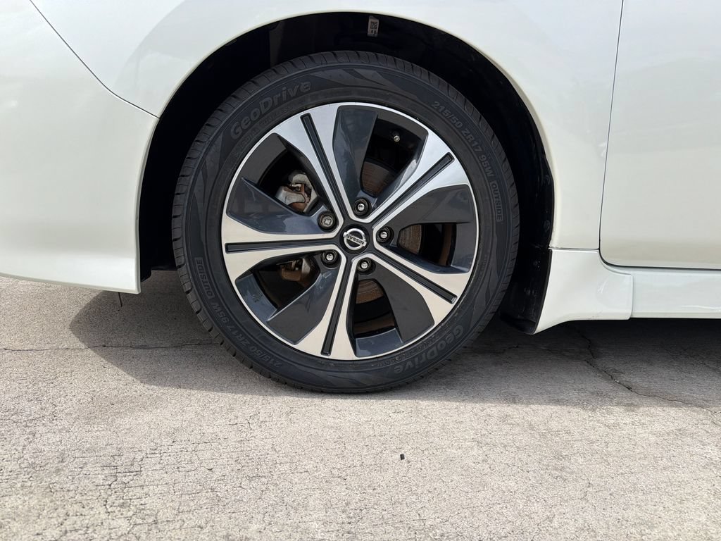 Used 2022 Nissan Leaf SV FWD image 13