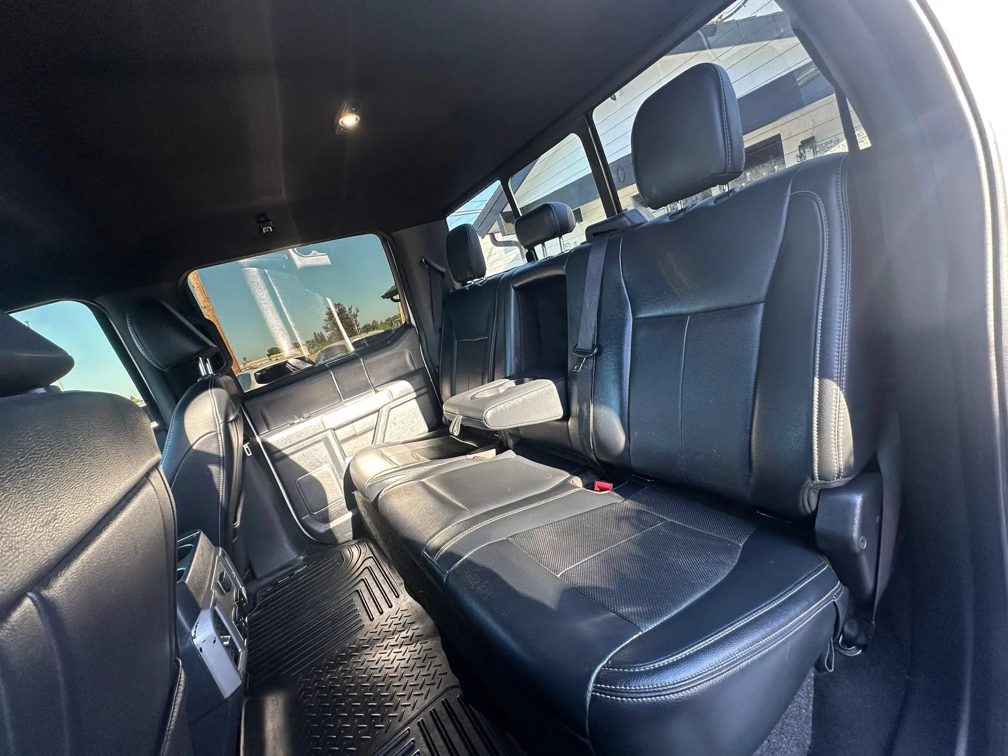 Used 2022 Ford F250 Lariat w/ Black Appearance Package AWD/4WD image 43