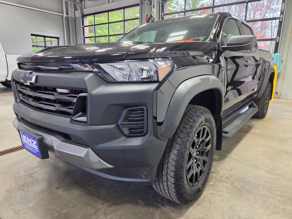 Used 2024 Chevrolet Colorado Trail Boss w/ Advanced Trailering Package AWD/4WD image 5