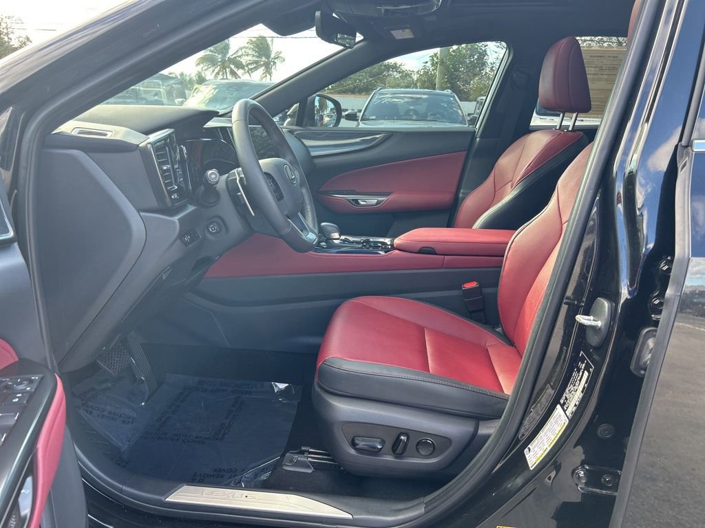 Used 2025 Lexus NX 250 FWD w/ Towing Package (2000 Lbs) image 10