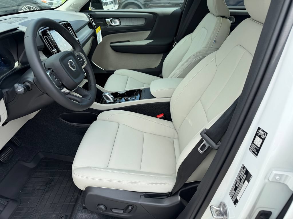New 2026 Volvo XC40 B5 Plus w/ Climate Package AWD/4WD image 17