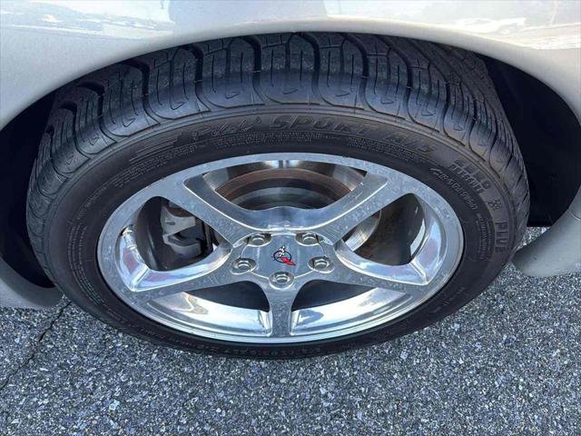 Used 2004 Chevrolet Corvette Coupe w/ Preferred Equipment Group image 8