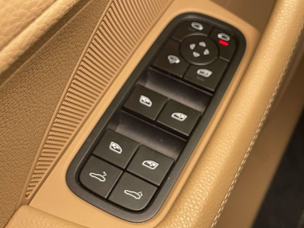 Certified 2022 Porsche Panamera 4 Platinum Edition AWD/4WD image 38