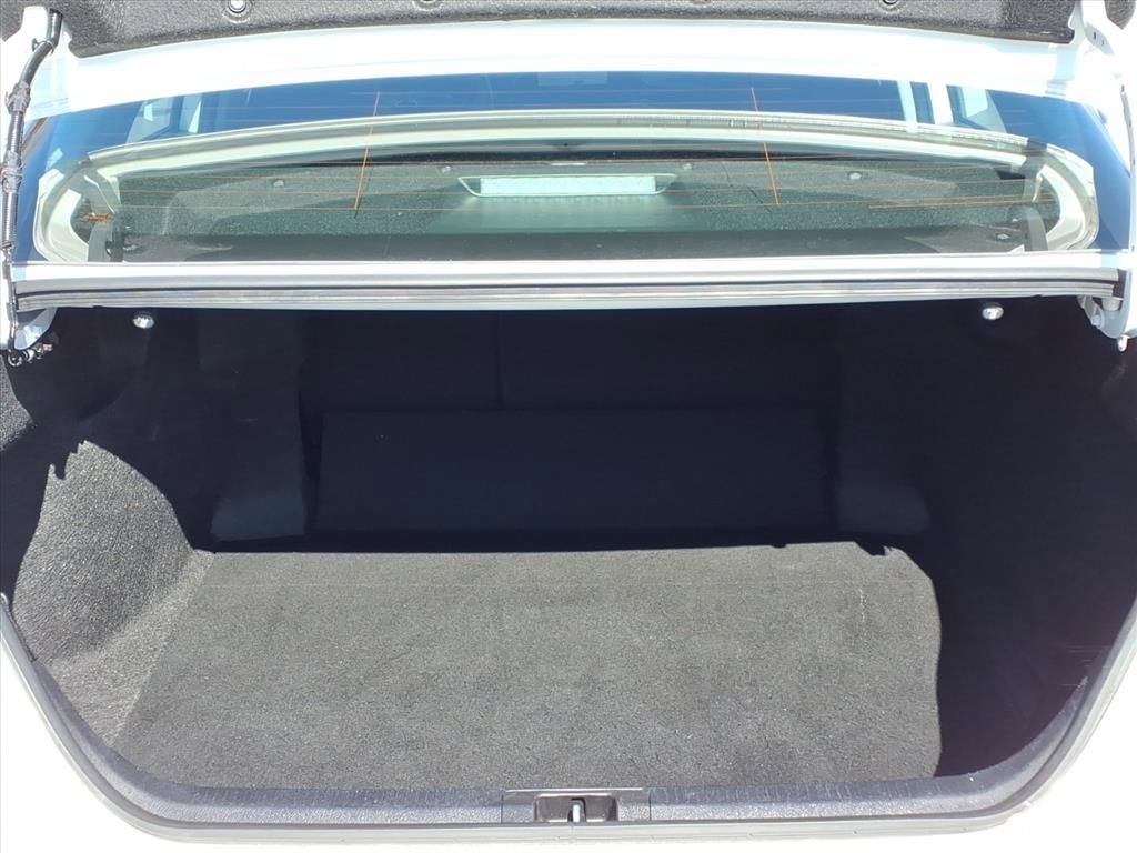 Used 2025 Toyota Camry LE image 19