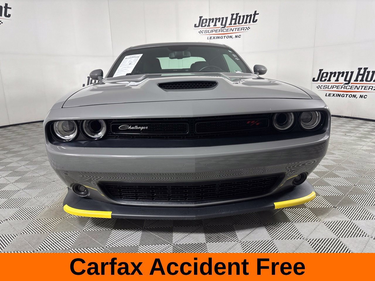 Used 2023 Dodge Challenger R/T Scat Pack w/ Scat Pack Stripe RWD image 3